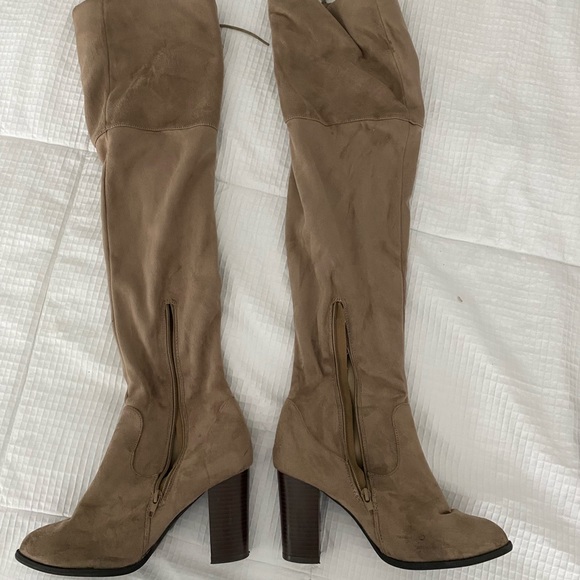 Suede Boots - Picture 2 of 3